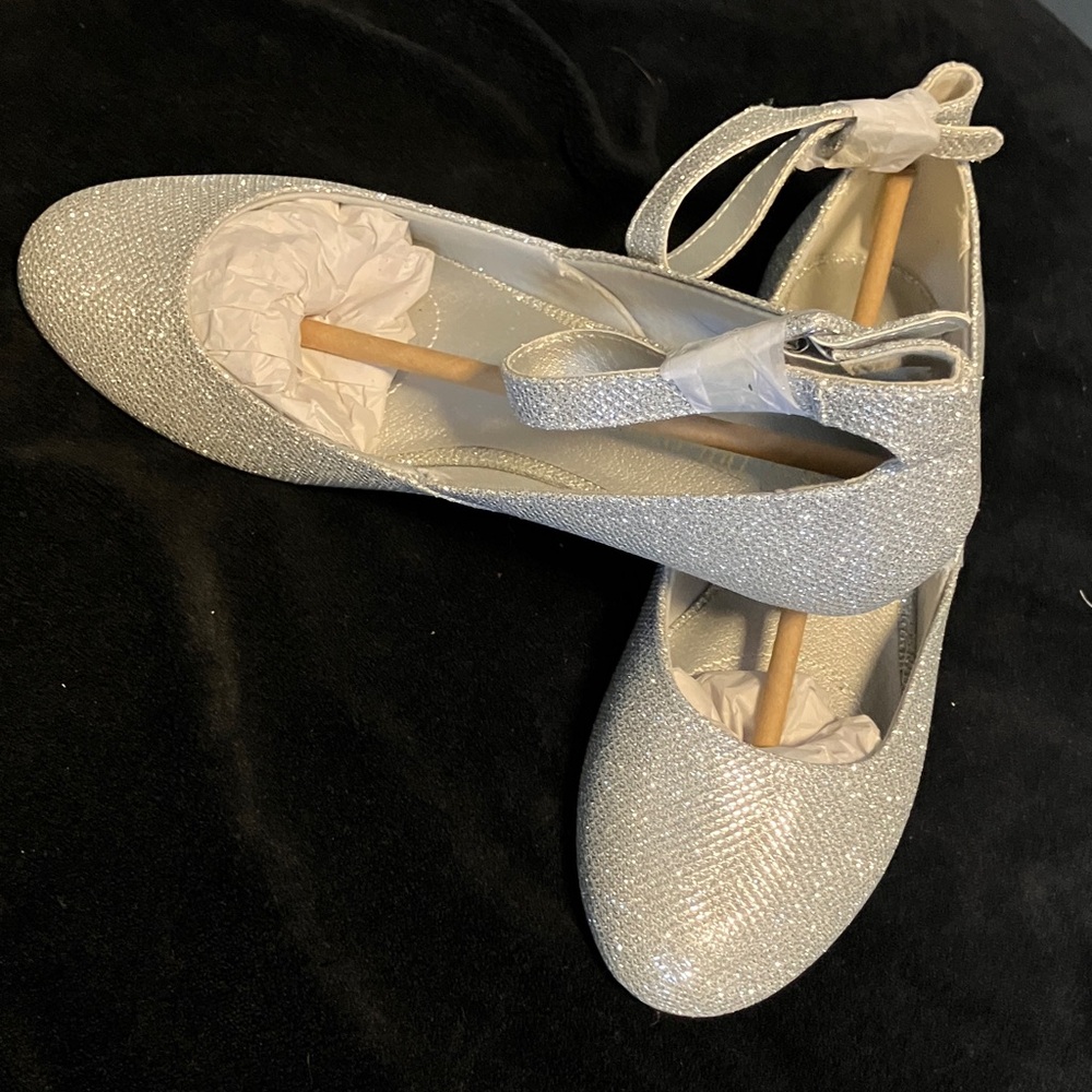 Dream Pairs Glittery Silver Flats